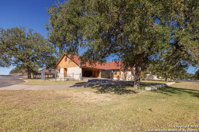 1200 Doe Run Fredericksburg, TX 78624