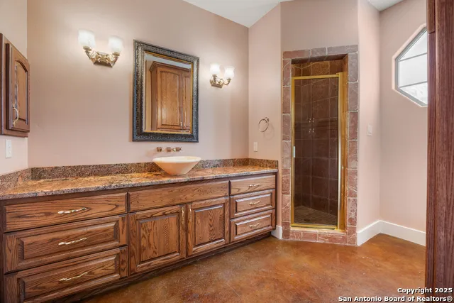 1200 Doe Run Fredericksburg, TX 78624
