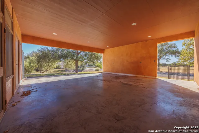 1200 Doe Run Fredericksburg, TX 78624