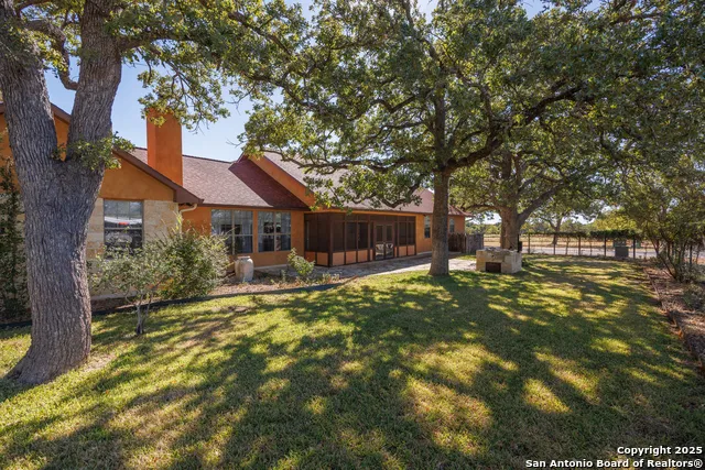 1200 Doe Run Fredericksburg, TX 78624
