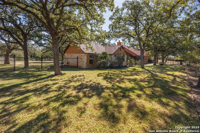 1200 Doe Run Fredericksburg, TX 78624