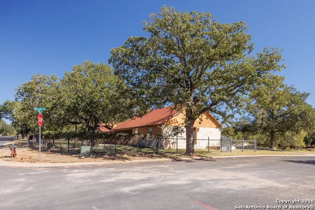 1200 Doe Run Fredericksburg, TX 78624