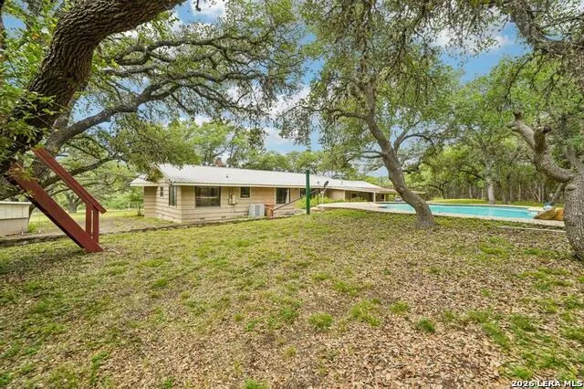 1876 ROCKY RD Blanco, TX 78606