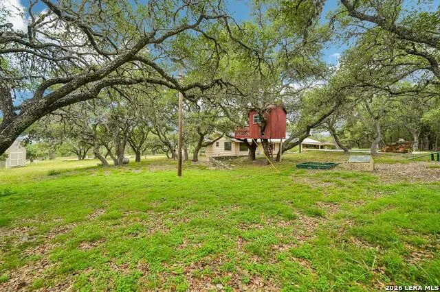 1876 ROCKY RD Blanco, TX 78606