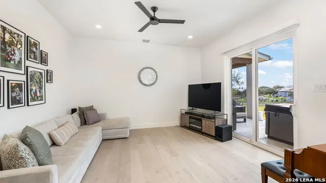 729 Fossil Springs Bulverde, TX 78163