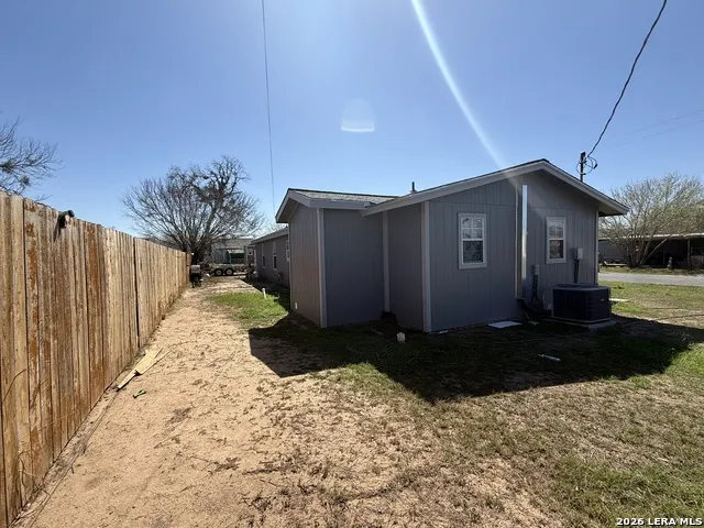 316 Welhausen Poth, TX 78147