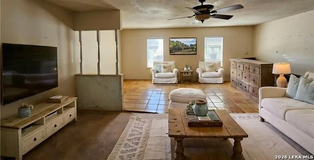 1648 EASTWOOD DR Seguin, TX 78155