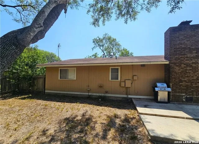 1648 EASTWOOD DR Seguin, TX 78155