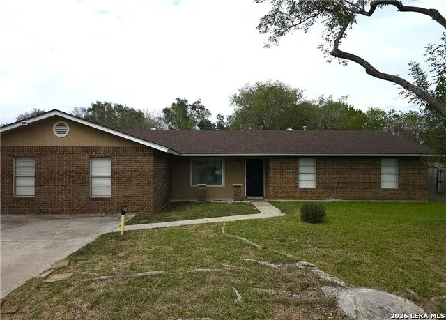 1648 EASTWOOD DR Seguin, TX 78155