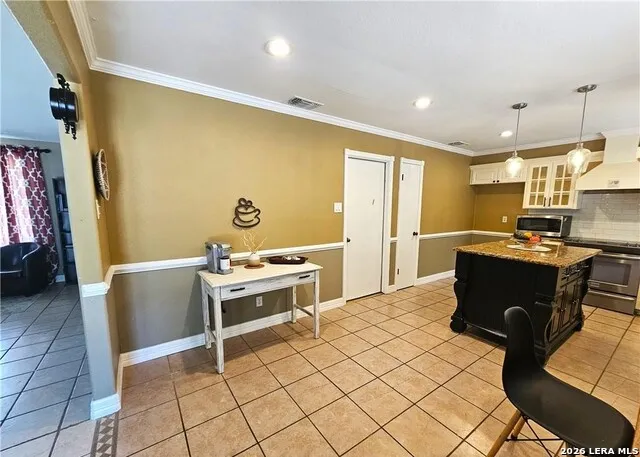 1648 EASTWOOD DR Seguin, TX 78155