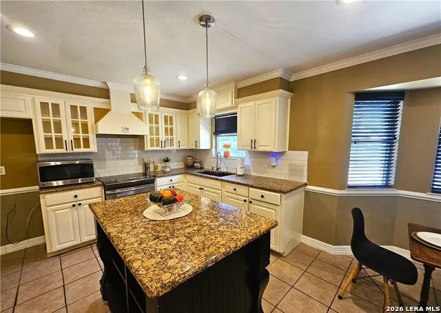 1648 EASTWOOD DR Seguin, TX 78155