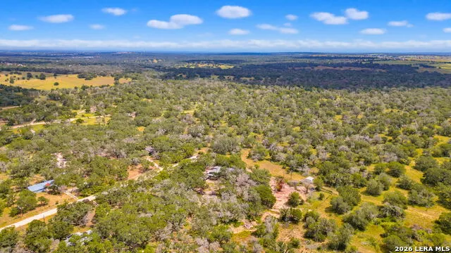 339 Shady Oaks Dr Floresville, TX 78114