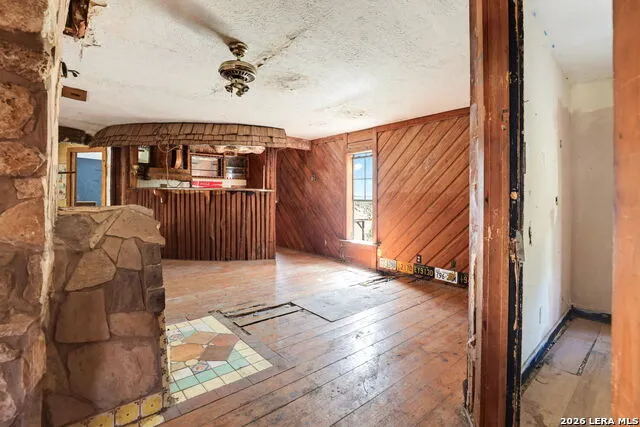 339 Shady Oaks Dr Floresville, TX 78114