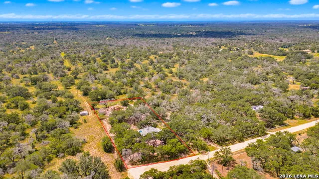 339 Shady Oaks Dr Floresville, TX 78114