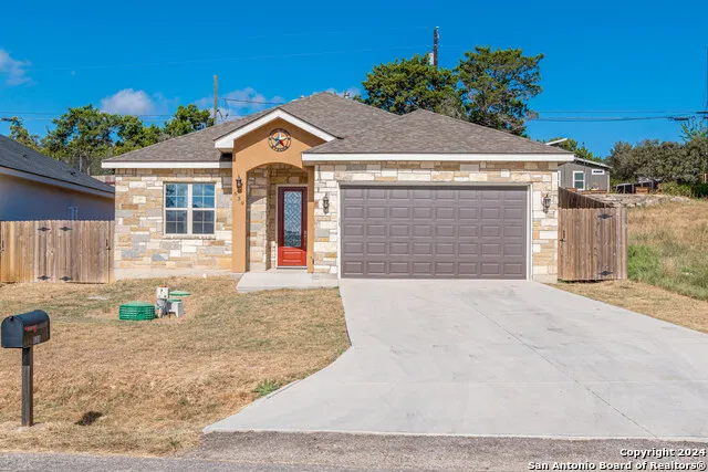 639 Hummingbird Hill Canyon Lake, TX 78133