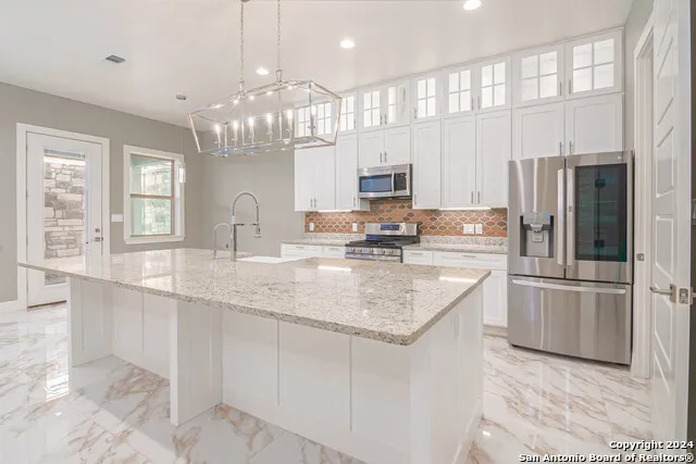 639 Hummingbird Hill Canyon Lake, TX 78133