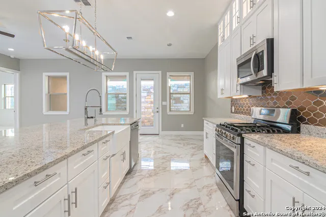 639 Hummingbird Hill Canyon Lake, TX 78133