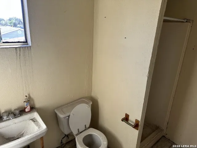 831 BRIGHTON San Antonio, TX 78211