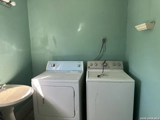 831 BRIGHTON San Antonio, TX 78211