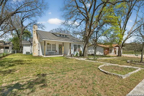 608 RIVER RD