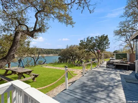 528 Rimrock Pass