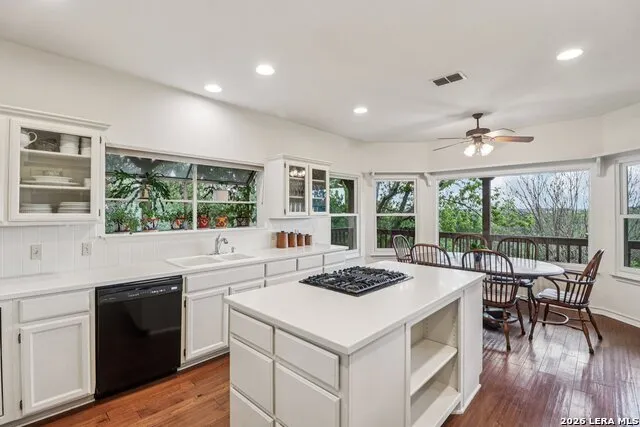 1904 SUMMIT RIDGE DR Kerrville, TX 78028