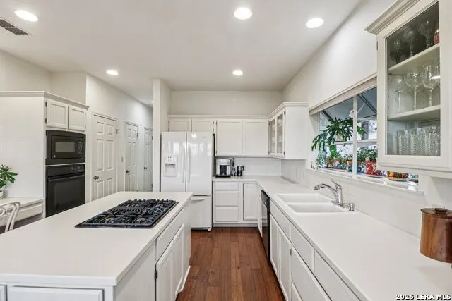 1904 SUMMIT RIDGE DR Kerrville, TX 78028