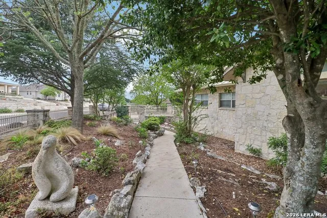 1904 SUMMIT RIDGE DR Kerrville, TX 78028