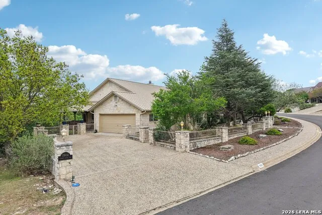 1904 SUMMIT RIDGE DR Kerrville, TX 78028