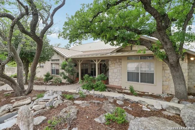 1904 SUMMIT RIDGE DR Kerrville, TX 78028