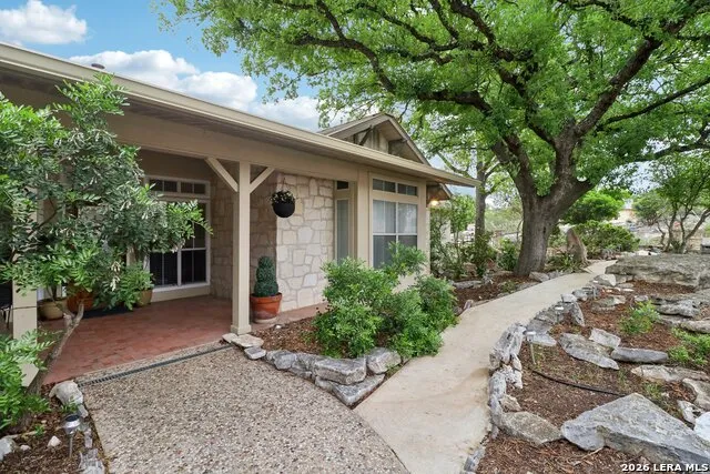 1904 SUMMIT RIDGE DR Kerrville, TX 78028