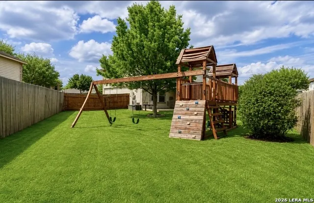518 Candy Dr Converse, TX 78109