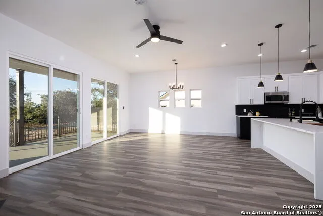 1210 Fernwood Rd Fischer, TX 78623
