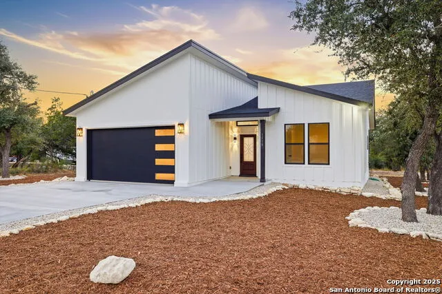 1210 Fernwood Rd Fischer, TX 78623