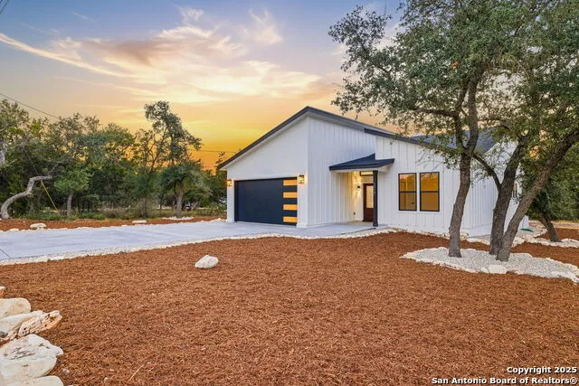 1210 Fernwood Rd Fischer, TX 78623