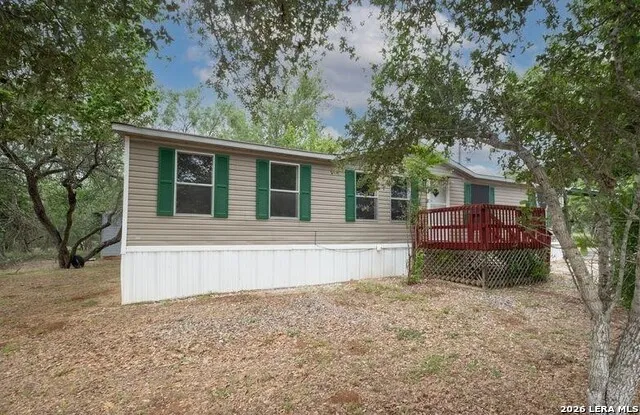 2113 Zion Hill Seguin, TX 78155