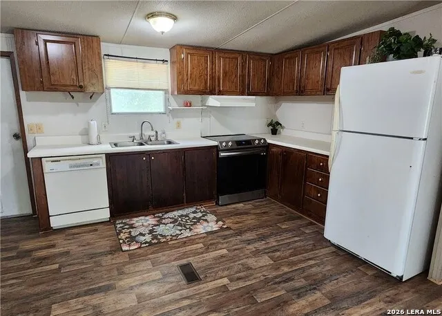 2113 Zion Hill Seguin, TX 78155
