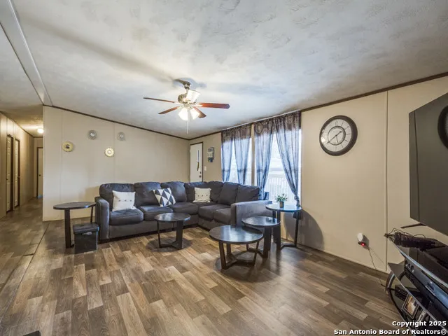 108 RIVER RUN DR Poteet, TX 78065