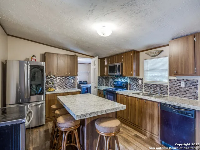 108 RIVER RUN DR Poteet, TX 78065