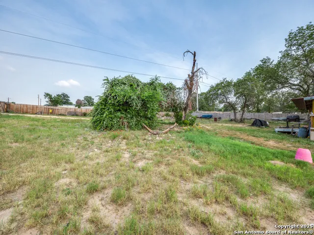 108 RIVER RUN DR Poteet, TX 78065