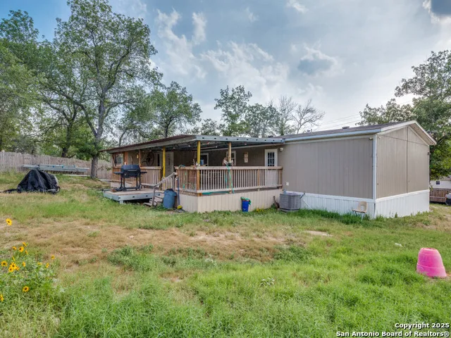 108 RIVER RUN DR Poteet, TX 78065