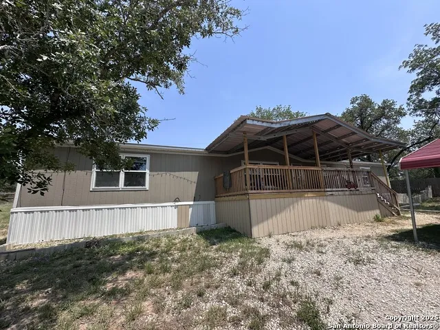 108 RIVER RUN DR Poteet, TX 78065