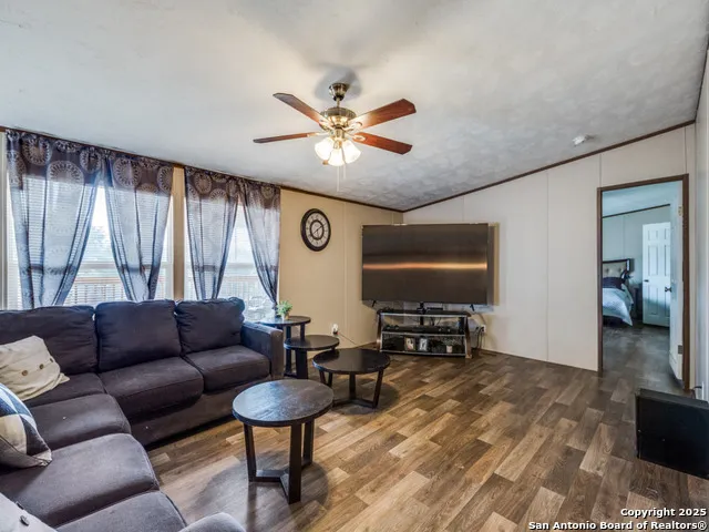 108 RIVER RUN DR Poteet, TX 78065