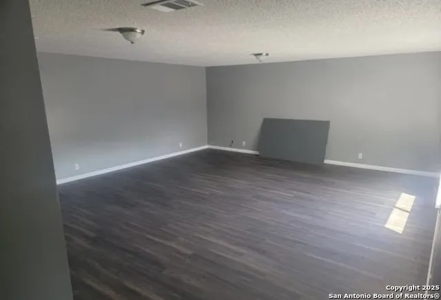 1127 Arrowhead San Antonio, TX 78245