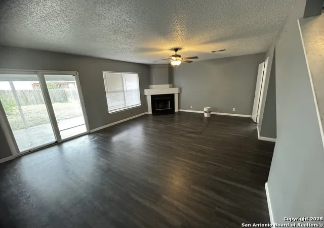 1127 Arrowhead San Antonio, TX 78245