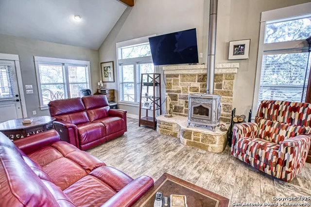 255 Thunder Creek Utopia, TX 78884