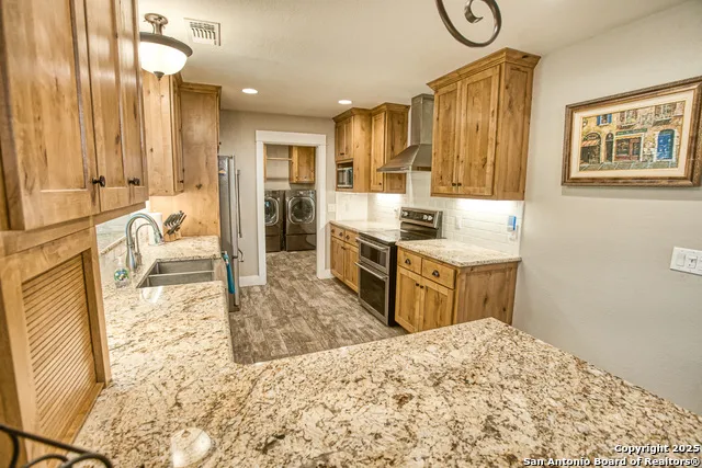 255 Thunder Creek Utopia, TX 78884