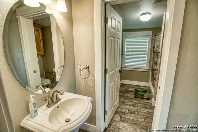 255 Thunder Creek Utopia, TX 78884