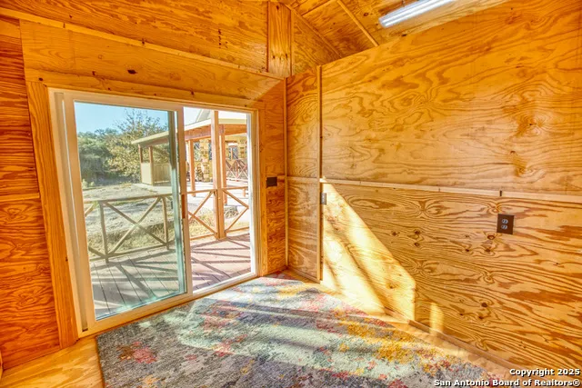 255 Thunder Creek Utopia, TX 78884