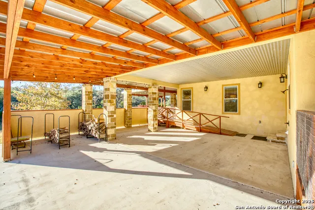 255 Thunder Creek Utopia, TX 78884